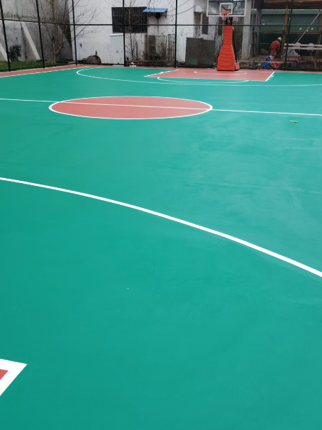连城 球场长期使用易出现地面开裂